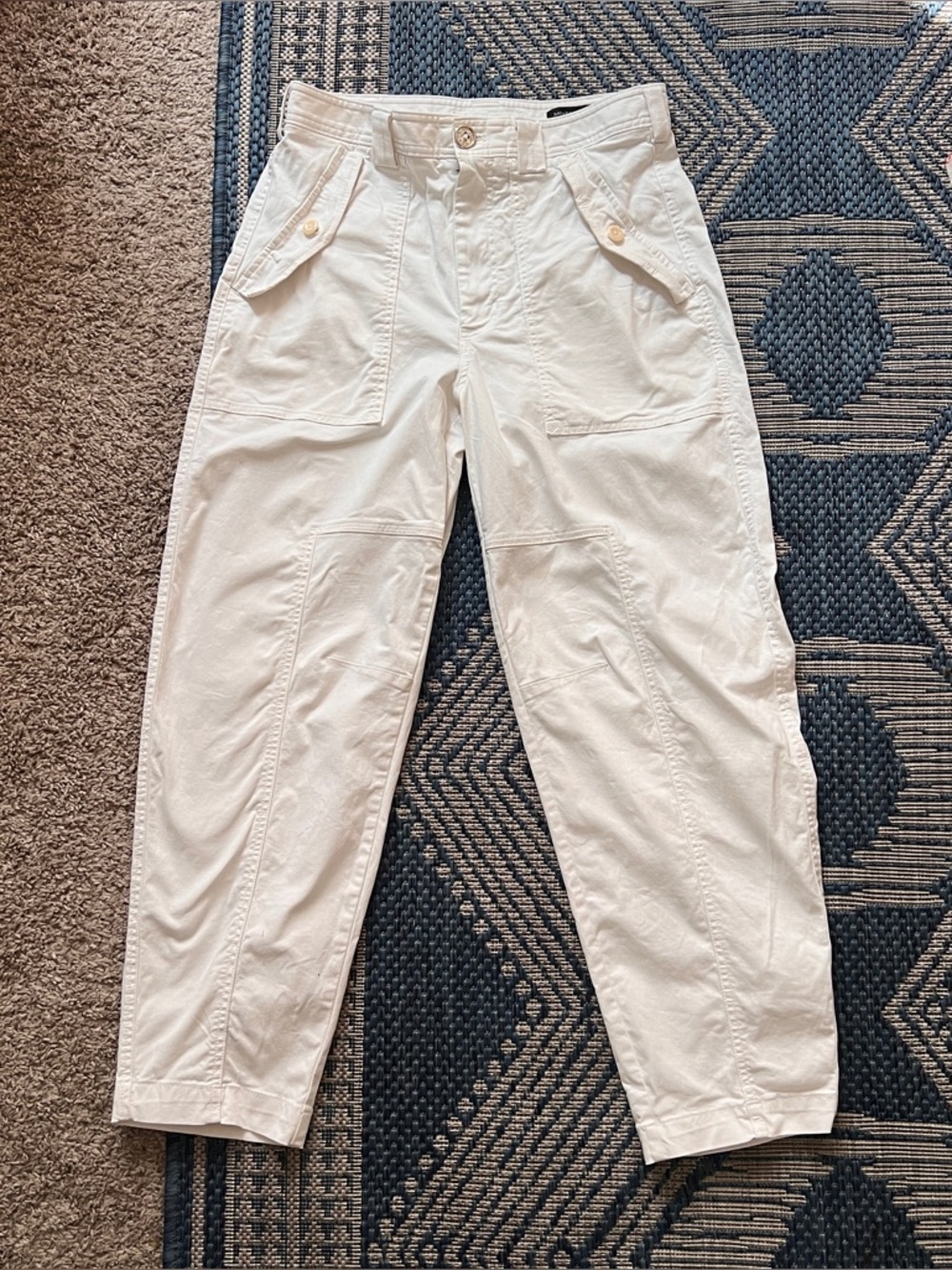Utility Streetwear white cargo 98% cotton pant size 6 womens Banana Republic